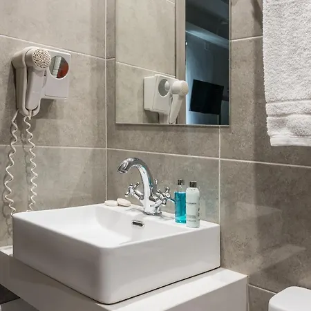 Hotel Breeze 3*
